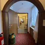 فندق مبيت وإفطار Garni Ratstube 3*