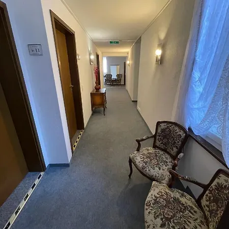 Garni Ratstube فندق مبيت وإفطار