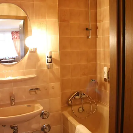 Garni Ratstube 3*