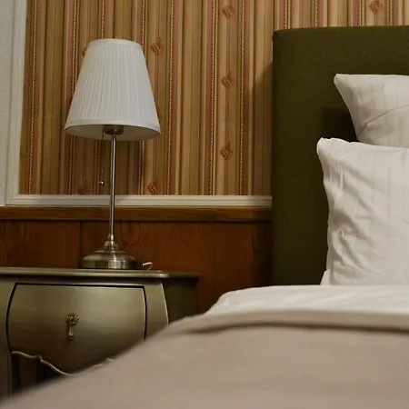 Garni Ratstube فندق مبيت وإفطار 3*