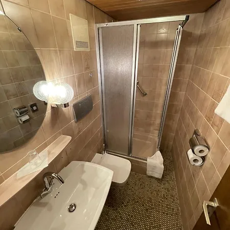 Garni Ratstube Bed & Breakfast 3*