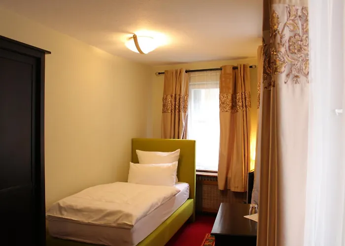 Oda ve Kahvaltı Garni Ratstube 3*